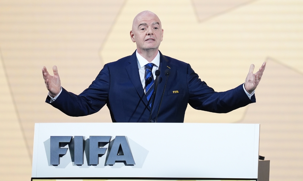 湖人三巨头，詹姆斯+东契奇+里夫斯合砍85分21板25助6断2帽.